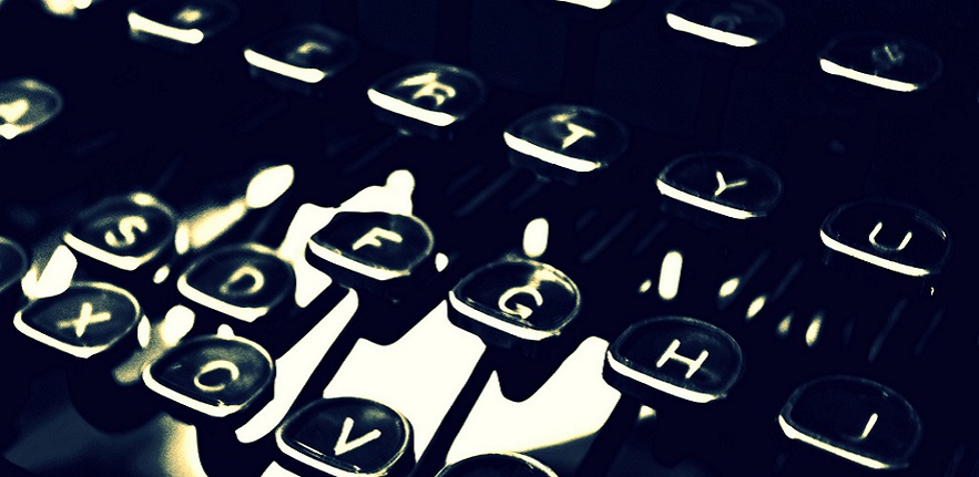 Typewriter by “nicoleleec” on Flickr (CC2.0)